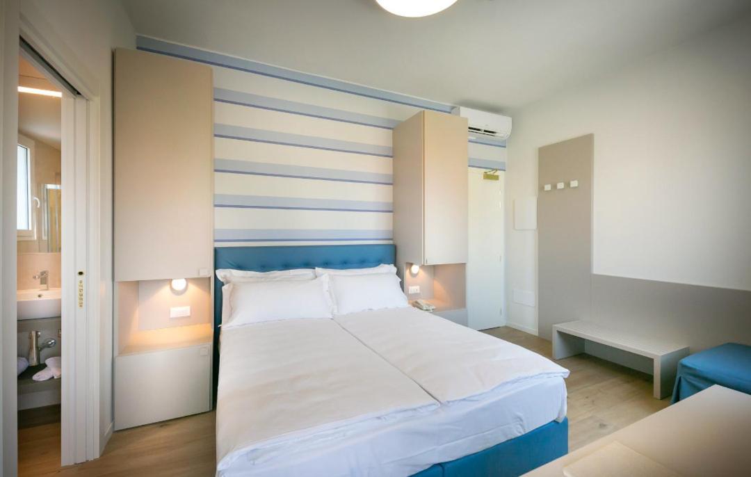 Hotel Le Lampare カオルレ エクステリア 写真
